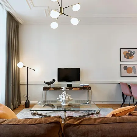 6 Rooms Votivpark-3