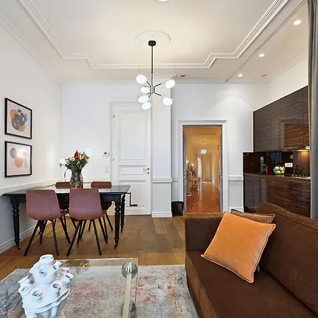 6 Rooms Votivpark-2